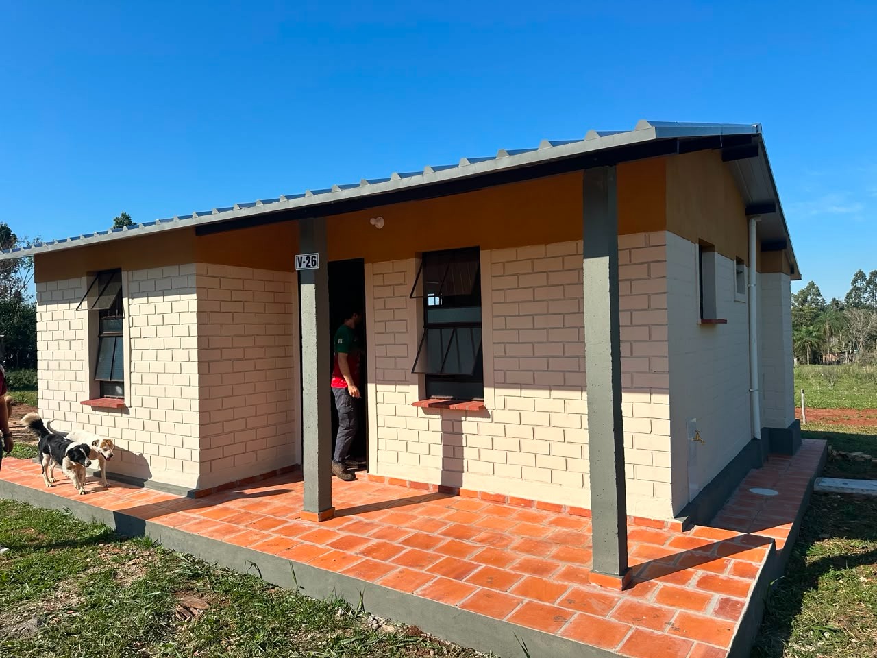 Itaipú financia viviendas sociales para 60 familias en Arroyito y San Ignacio