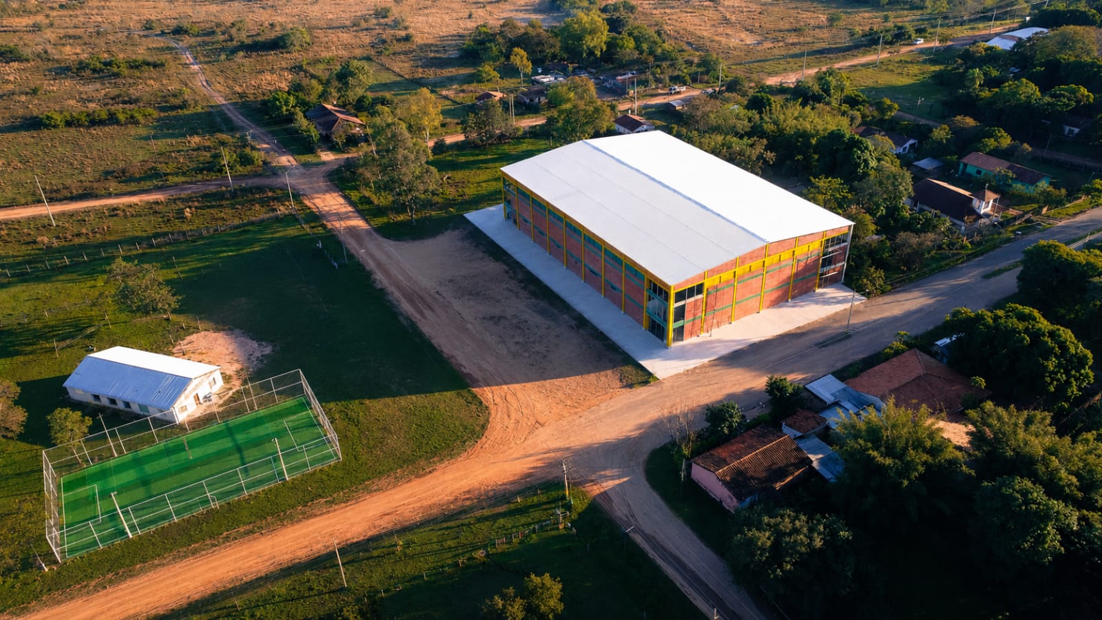 Caapucú inaugura moderno polideportivo en celebración de 239 años