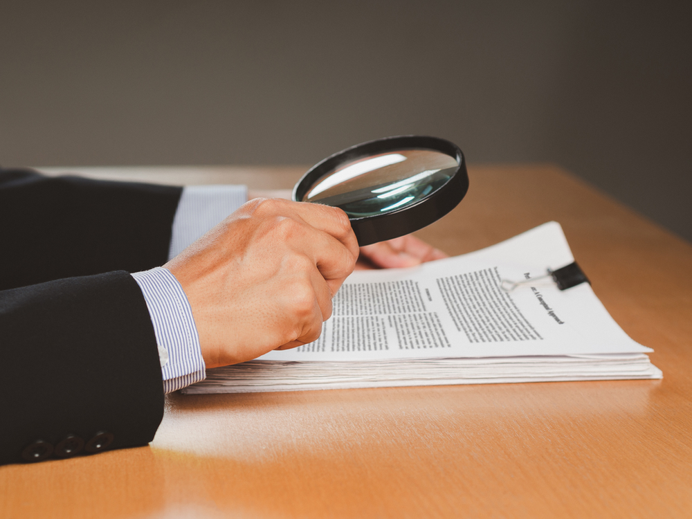 Verificar embargos e hipotecas antes de comprar propiedad