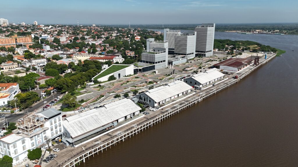 Itaipú completa equipamiento de nuevas oficinas gubernamentales