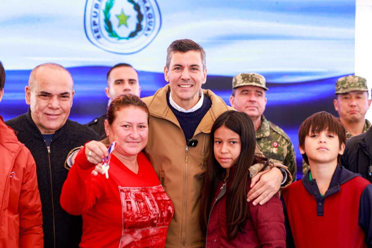 Gobierno entrega 604 viviendas en Chaco a familias de escasos recursos